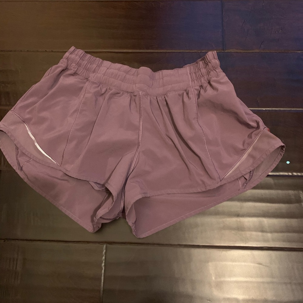 Lululemon Hotty Hot Short II 2.5